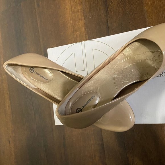 🆕Giani Bernini Women's Memory Foam Cream Heels. - Picture 4 of 6